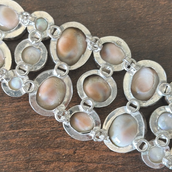 Shiva Shell and Cultured Pearl Bracelet - Picture 4 of 5